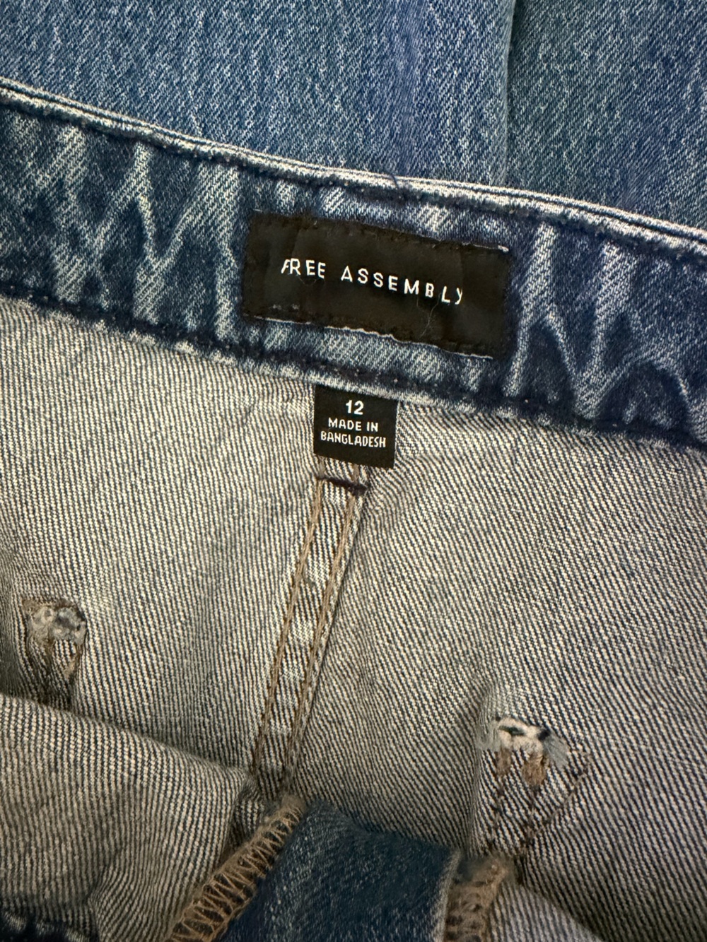 Free Assembly Blue Jeans with Patch Pockets - Picture 3 of 11